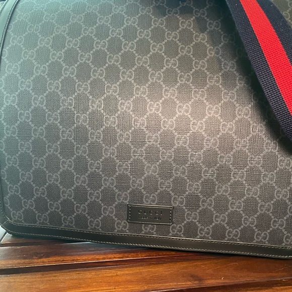 GUCCI GG SUPREME Black Diaper Bag - Picture 8 of 11